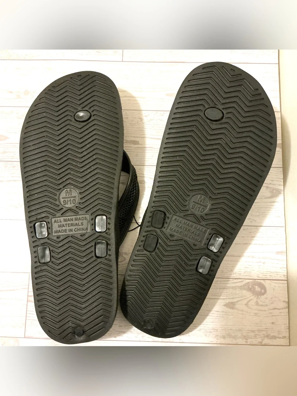 Men's Black Casual Flip-Flops with Textured Footbed